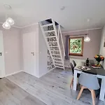 Pod świerkami *